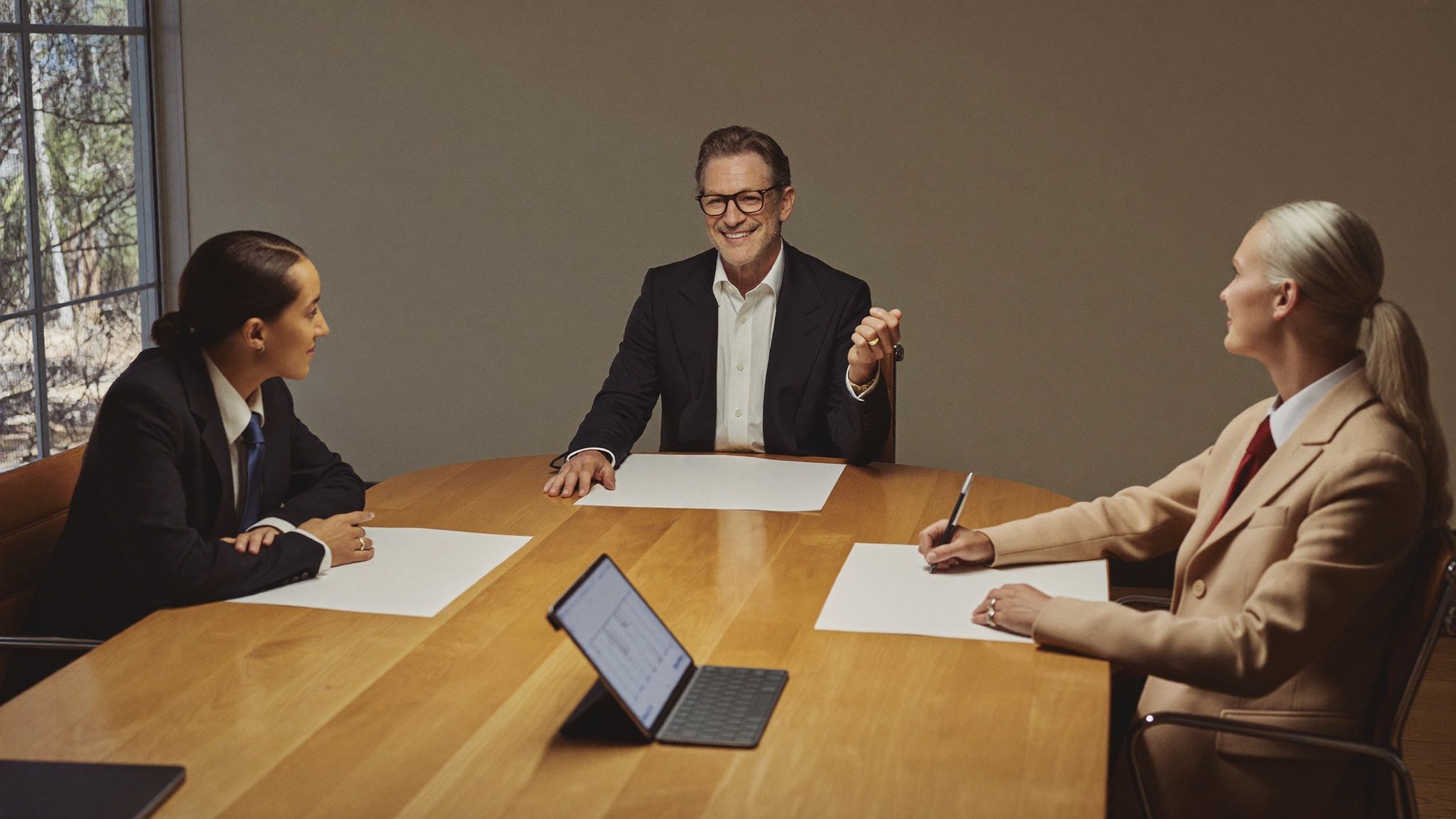 Conseillers Next Assurances en rendez-vous avec un dirigeant d'entreprise